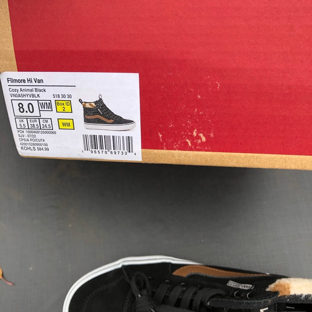 NWT NWB Vans Women size 8 fur black - Picture 12 of 14